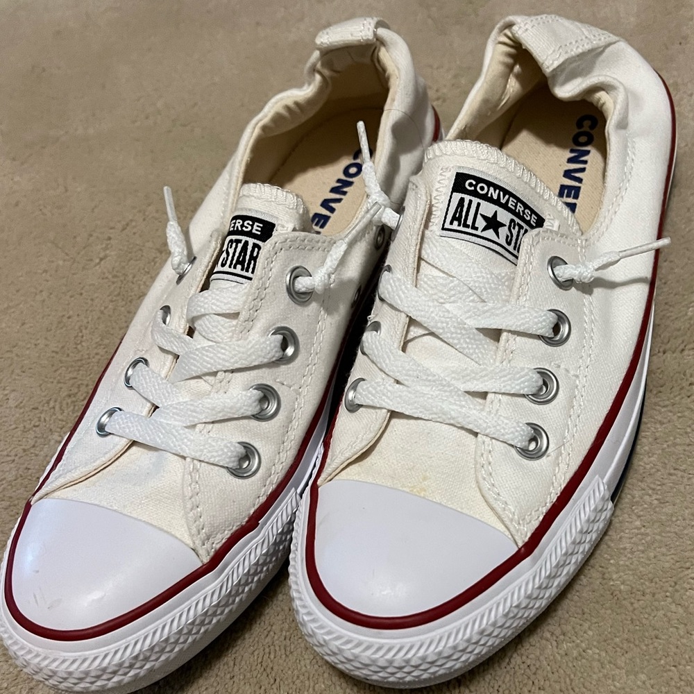 Converse Chuck Taylor All Star Low Top sneaker - women’s Size 7 - barely worn!